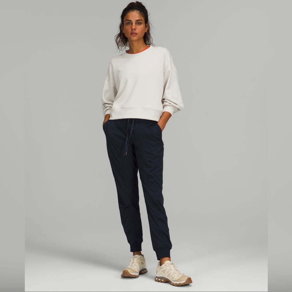 Lululemon Dance Studio Mid-Rise Jogger *Size 8* in Navy